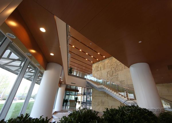 【富騰建材】鋁單板廠家對(duì)價(jià)錢的定位如何？
